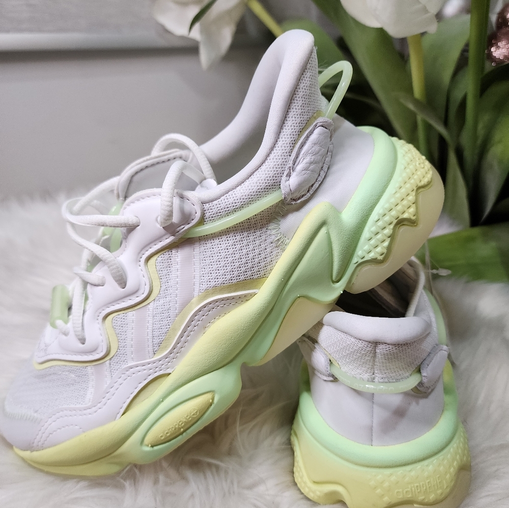 adidas Ozweego Women shoes Size5 new - Picture 3 of 9